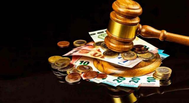 Autos, Sentencias, TS, Tribunal Supremo, primera, quincena diciembre, 2022 Autos, Sentencias, TS, Tribunal Supremo, primera, quincena diciembre, 2022. Billetes y monedas bajo un mazo de juez