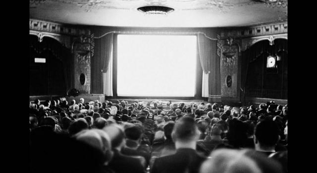 Álava actualiza y amplía las deducciones en el IRPF e IS para el fomento de la cultura. Imagen de función de teatro antiguo en blanco y negro